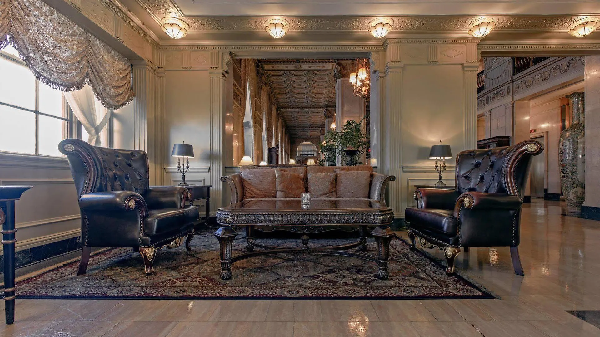 The Brown Hotel Louisville 5*,  ABD